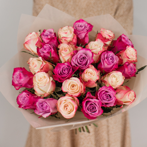 Букет из розово-сиреневых 25 роз 40 см. в упаковке арт. 45007-Р