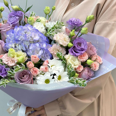 Букет с гортензией и розами N 66829